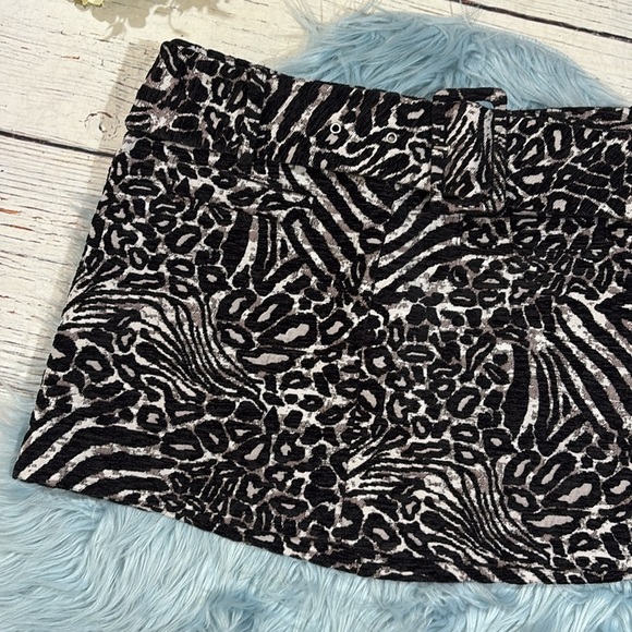Anthropologie Maeve Low-Rise Belted Micro Mini Skirt Black & White Animal - Picture 8 of 10